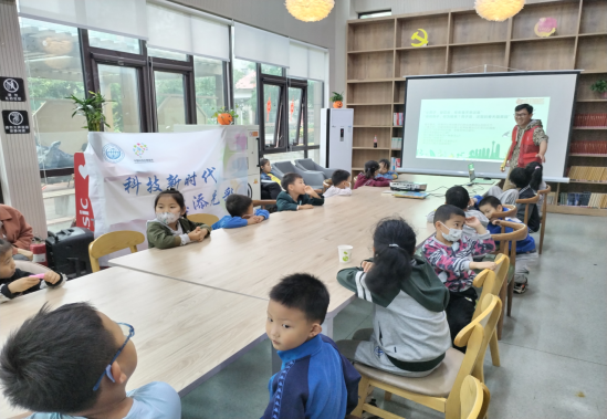 河南|郑州市金水区科协举办“自然科普课堂第一讲--认识我们身边的小燕子”科技志愿服务活动